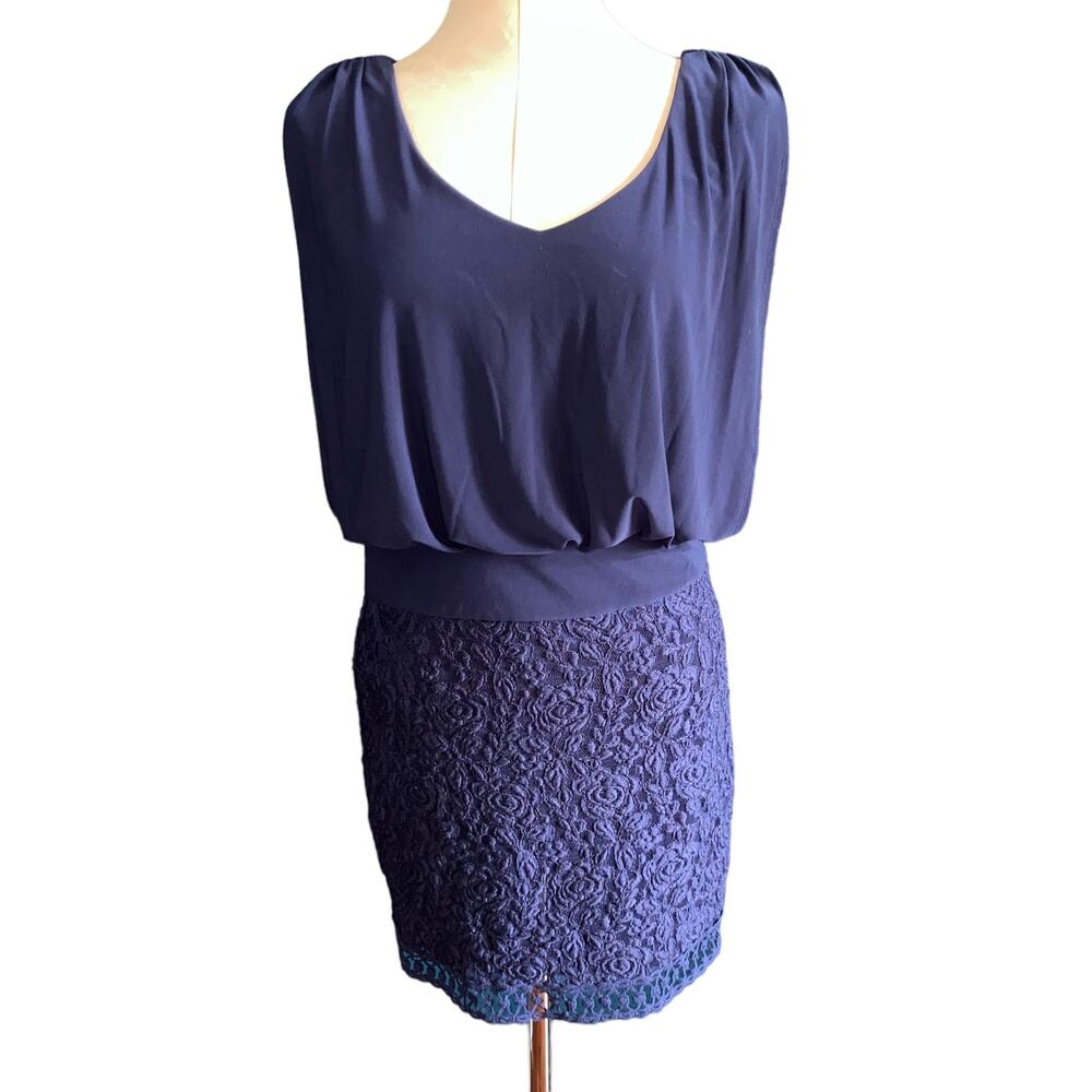 Laundry by Shelli Segal lace embroidered dress Navy Lace w/Chiffon Capelet sz 2